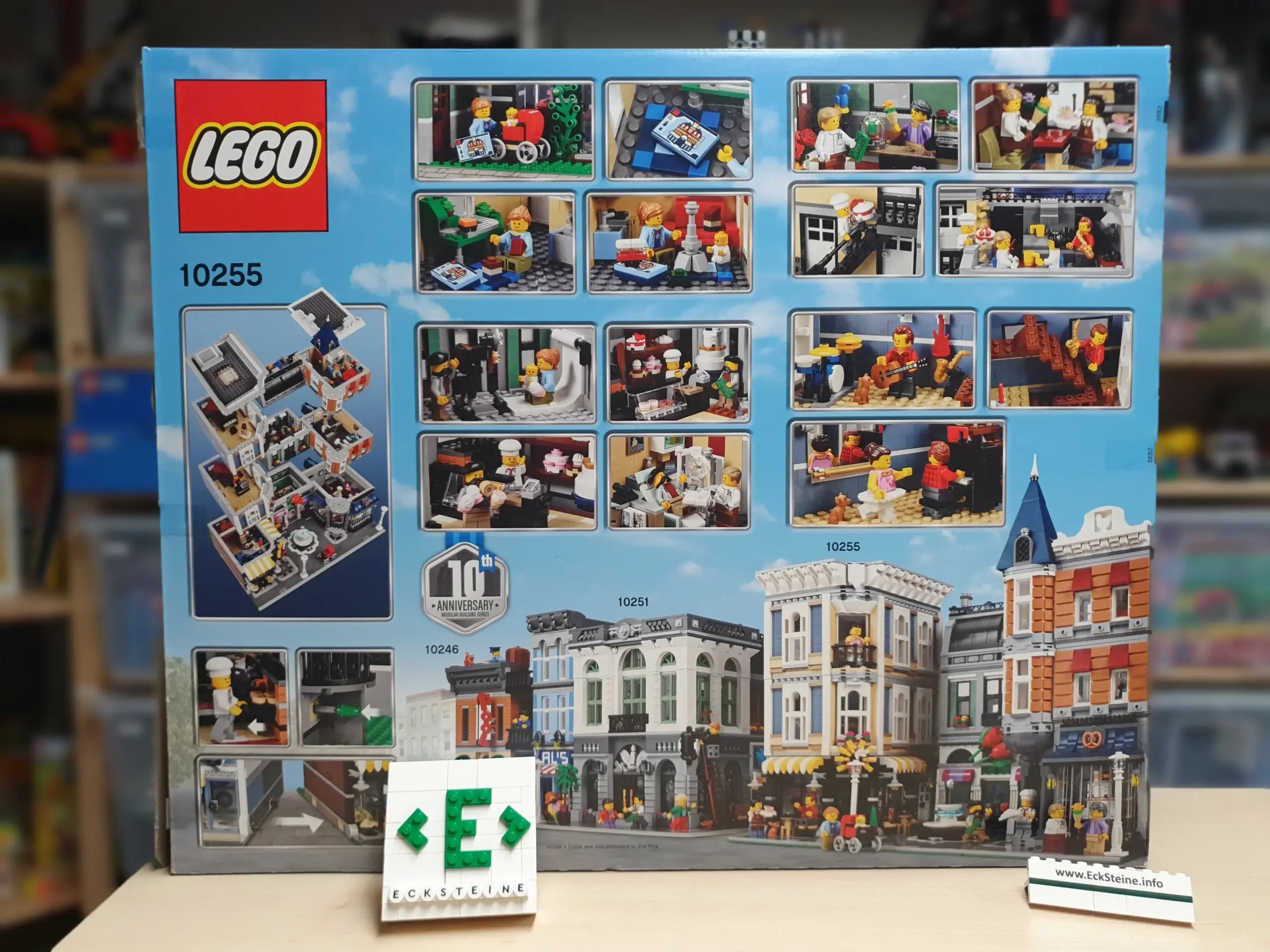 LEGO | ICONS - CREATOR EXPERT | Stadtleben | 10255 – Bild 2