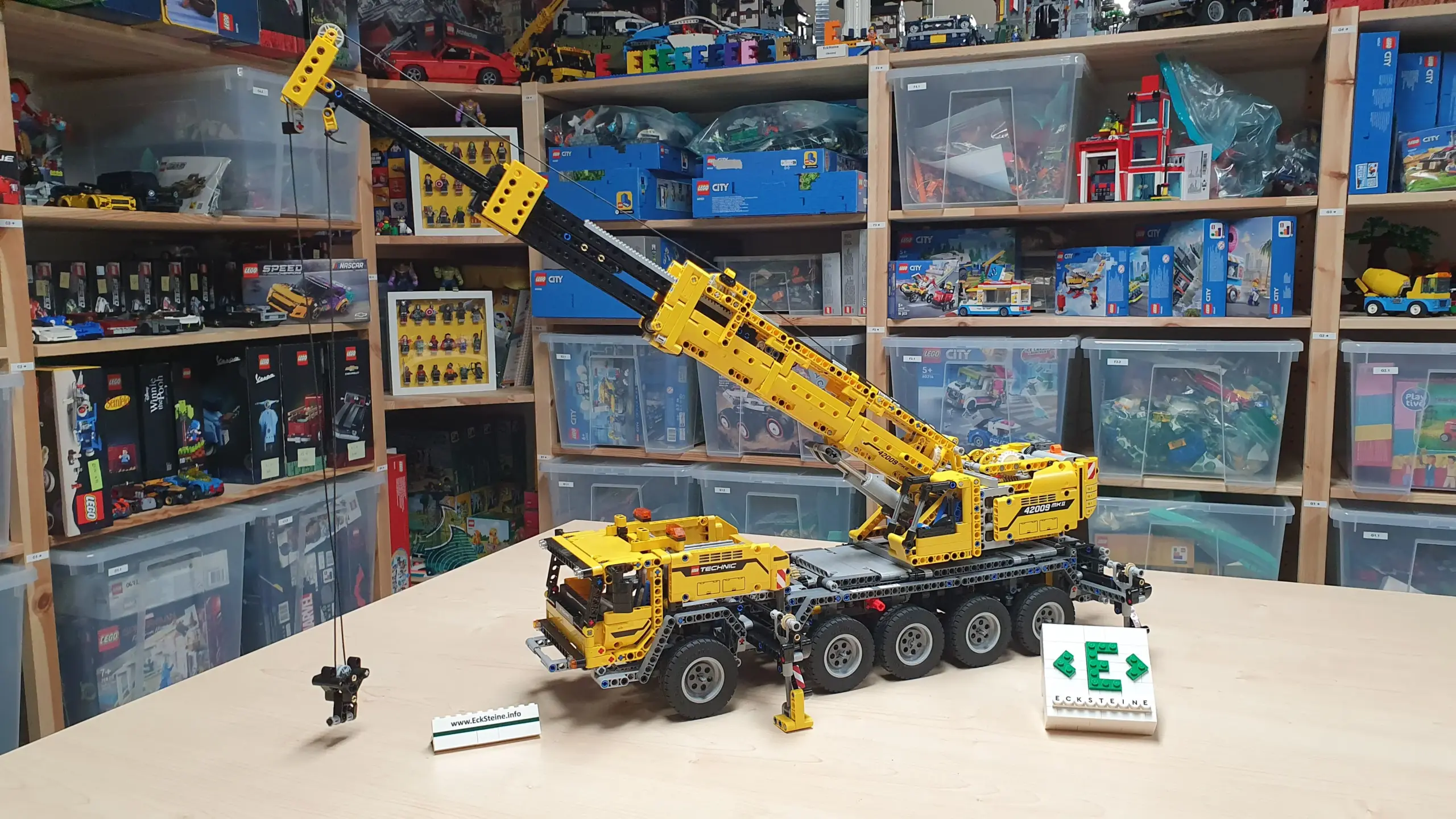 EckSteine Produktbild vom Set Mobiler Schwerlastkran der Marke LEGO mit der Setnummer 42009 aus der Kategorie TECHNIC.