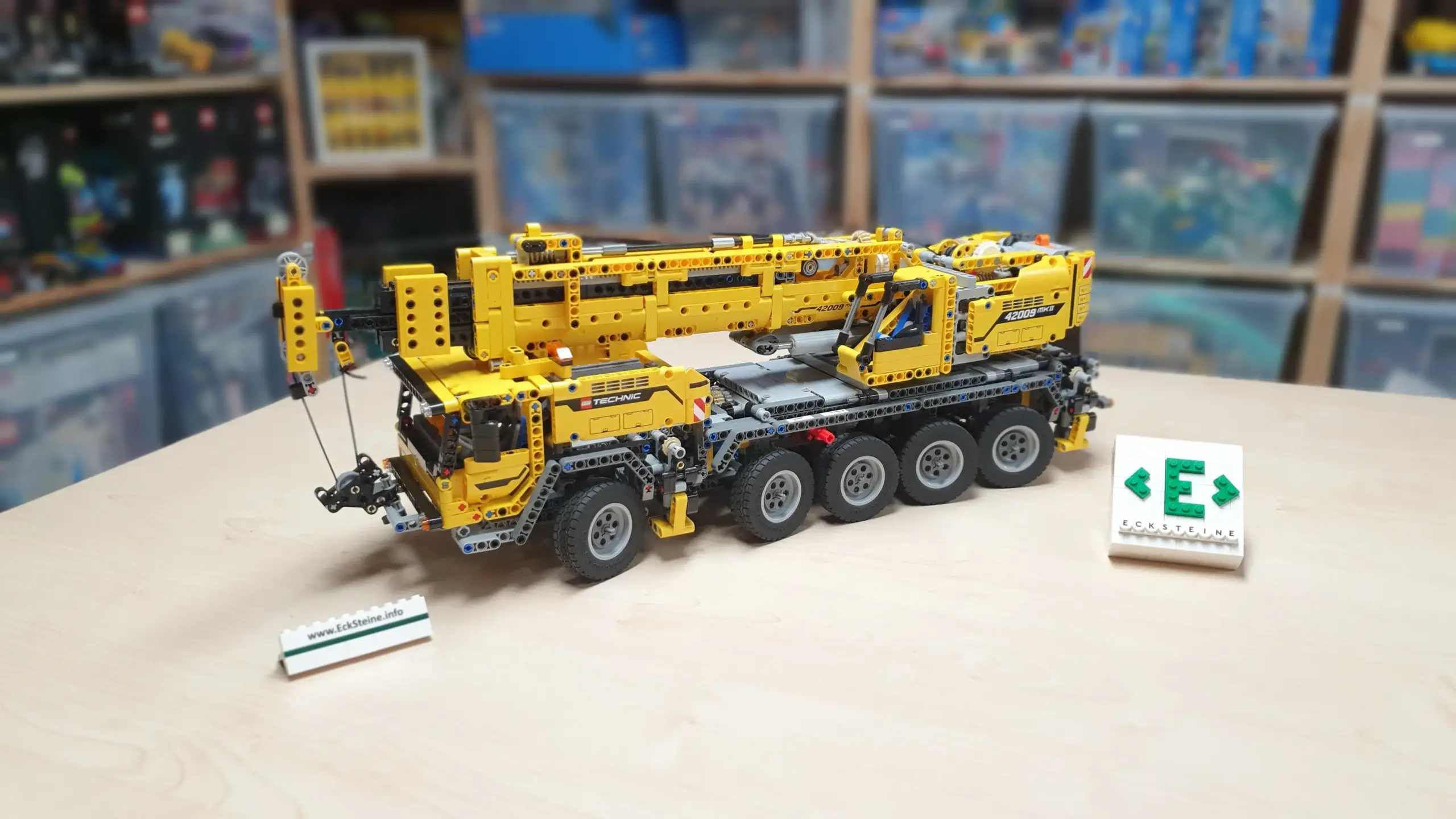EckSteine Produktbild vom Set Mobiler Schwerlastkran der Marke LEGO mit der Setnummer 42009 aus der Kategorie TECHNIC.