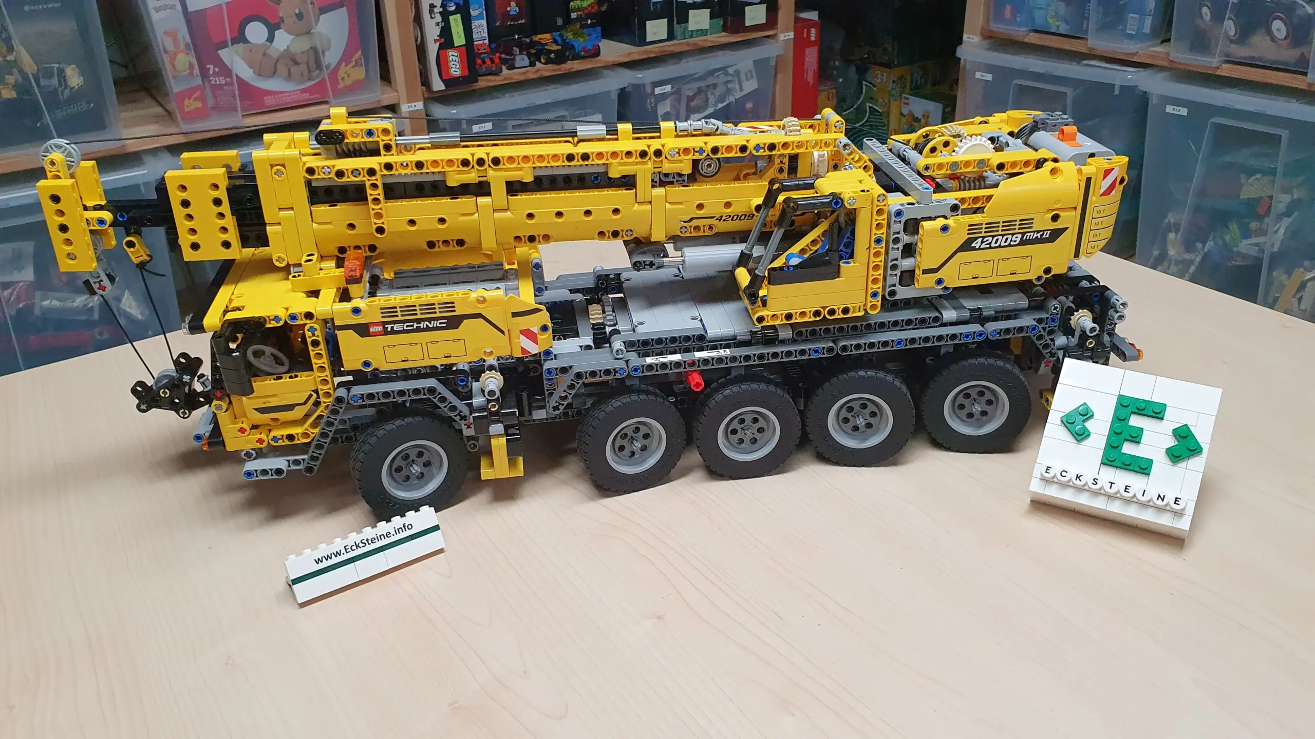 EckSteine Produktbild vom Set Mobiler Schwerlastkran der Marke LEGO mit der Setnummer 42009 aus der Kategorie TECHNIC.