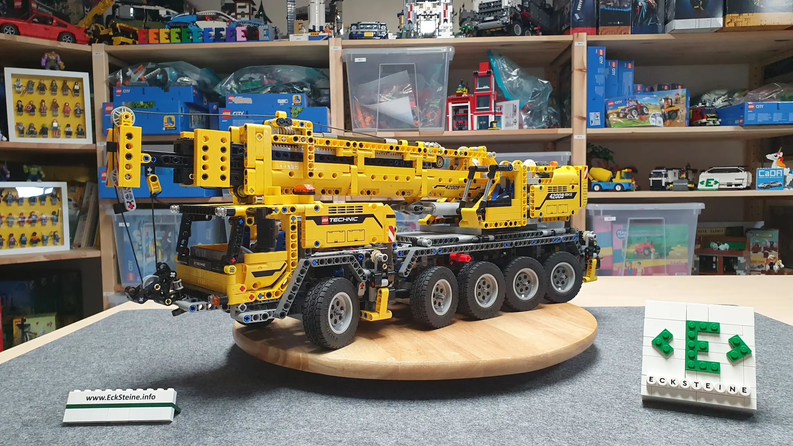 EckSteine Produktbild vom Set Mobiler Schwerlastkran der Marke LEGO mit der Setnummer 42009 aus der Kategorie TECHNIC.