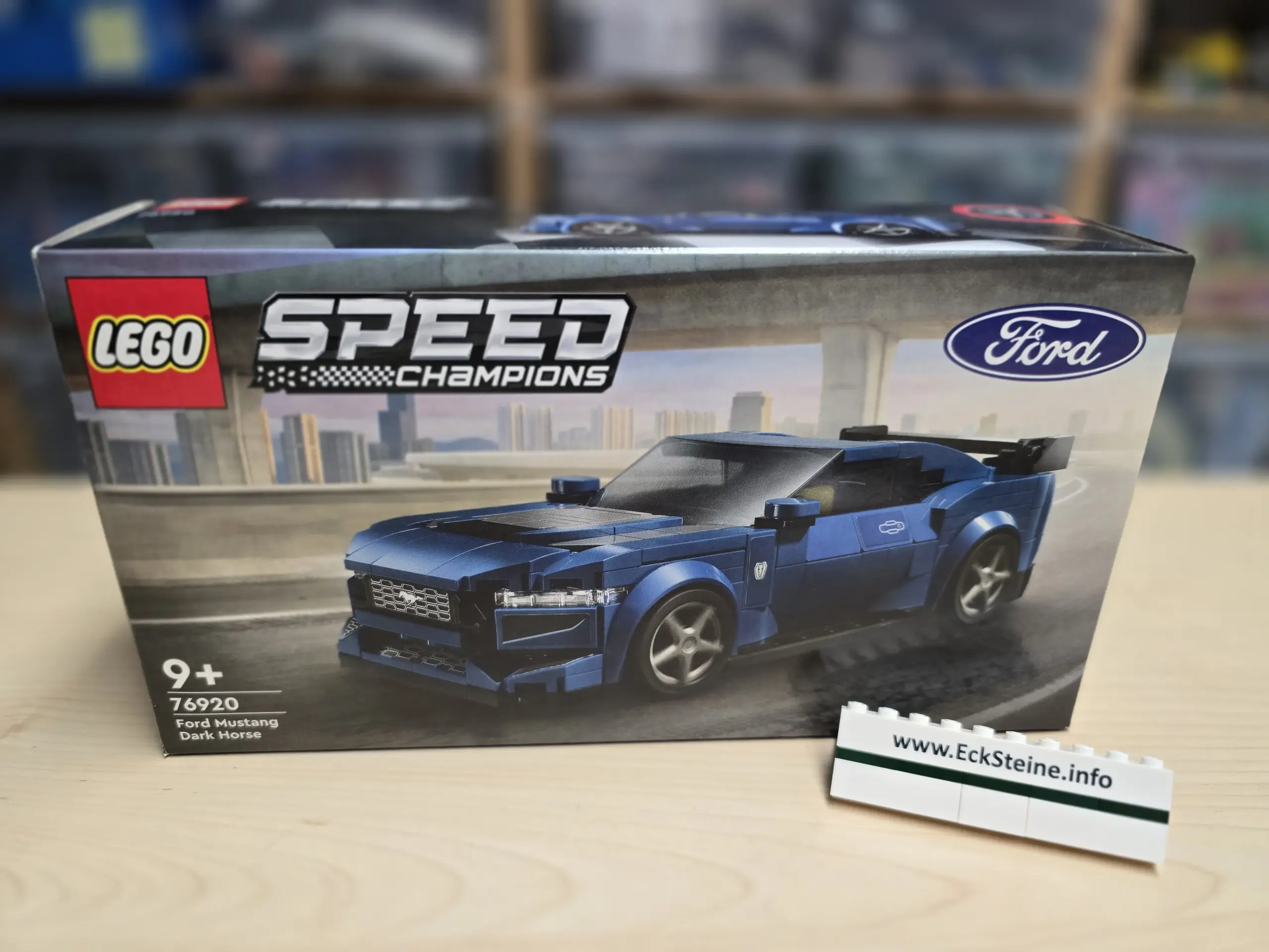 EckSteine Produktbild vom Set Ford Mustang Dark Horse Sportwagen der Marke LEGO mit der Setnummer 76920 aus der Kategorie SPEED CHAMPIONS.